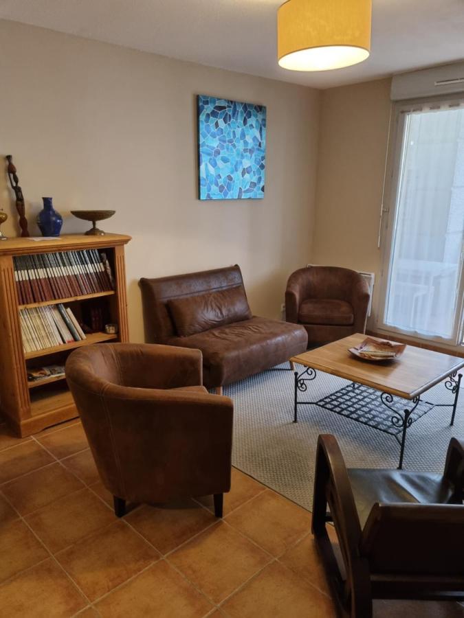 1 Avec Piscine Apartment *