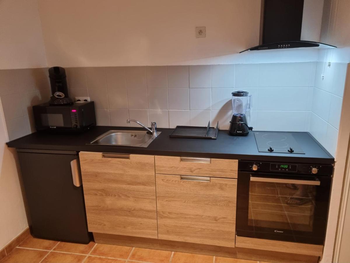 1 Avec Piscine Apartment *